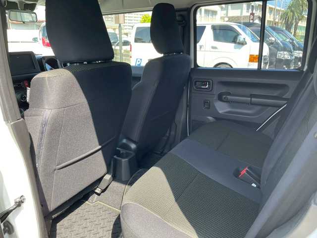 スズキ ジムニー ノマド FC 宮崎県 2025(令7)年 0.2万km パール 純正フロアマット　/ETC/ラゲッジトレイ　/レーダークルコン　/シートヒーター　/バックサポート　/レーンキープ　/アイストップ　/バックソナー　/ヘッドライトクリーナー　/スマートキー　/プッシュスタート　/バックフォグ　/LED