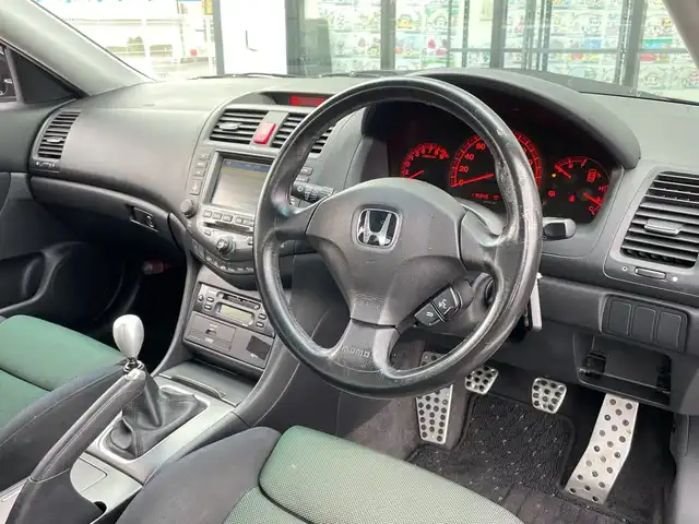 ホンダ アコード ユーロ R 千葉県 2007(平19)年 11.6万km ナイトホークブラックパール 純正ナビ/(AM/FM)/純正momoステアリング/社外エアクリーナー/RECAROシート/フォグランプ/ウィンカーミラー/電動格納ミラー/社外17インチAW/スマートキー/フロアマット/ドアバイザー/取扱説明書/純正エアクリーナー有