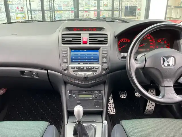 ホンダ アコード ユーロ R 千葉県 2007(平19)年 11.6万km ナイトホークブラックパール 純正ナビ/(AM/FM)/純正momoステアリング/社外エアクリーナー/RECAROシート/フォグランプ/ウィンカーミラー/電動格納ミラー/社外17インチAW/スマートキー/フロアマット/ドアバイザー/取扱説明書/純正エアクリーナー有