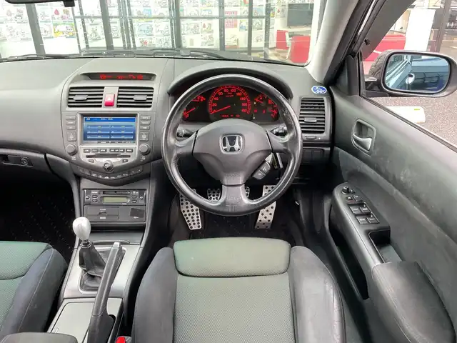 ホンダ アコード ユーロ R 千葉県 2007(平19)年 11.6万km ナイトホークブラックパール 純正ナビ/(AM/FM)/純正momoステアリング/社外エアクリーナー/RECAROシート/フォグランプ/ウィンカーミラー/電動格納ミラー/社外17インチAW/スマートキー/フロアマット/ドアバイザー/取扱説明書/純正エアクリーナー有