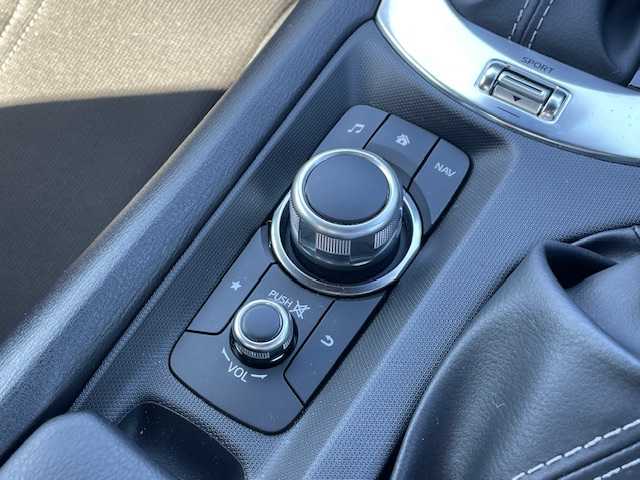 マツダ ロードスター ＲＦ S 静岡県 2021(令3)年 1.5万km スノーフレイクホワイトパールマイカ ●純正ナビ/(フルセグ/CD/DVD/Bluetooth/AUX)/●バックカメラ/●クルーズコントロール/●衝突被害軽減システム/●レーンキープアシスト/●後方パーキングセンサー/●LEDヘッドライト/●オートライト/●革巻きステアリング/●ステアリングスイッチ/●ETC/●前方ドライブレコーダー/●全席シートヒーター/●パドルシフト/●電動ルーフ/●スマートキー/●プッシュスタート/●純正フロアマット/●純正17インチアルミホイール/●ダブルSRS＋ABS/●保証書/●車両取扱説明書/●ナビ取扱説明書