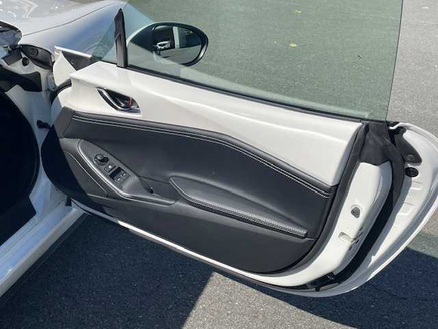 マツダ ロードスター ＲＦ S 静岡県 2021(令3)年 1.5万km スノーフレイクホワイトパールマイカ ●純正ナビ/(フルセグ/CD/DVD/Bluetooth/AUX)/●バックカメラ/●クルーズコントロール/●衝突被害軽減システム/●レーンキープアシスト/●後方パーキングセンサー/●LEDヘッドライト/●オートライト/●革巻きステアリング/●ステアリングスイッチ/●ETC/●前方ドライブレコーダー/●全席シートヒーター/●パドルシフト/●電動ルーフ/●スマートキー/●プッシュスタート/●純正フロアマット/●純正17インチアルミホイール/●ダブルSRS＋ABS/●保証書/●車両取扱説明書/●ナビ取扱説明書
