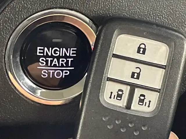 ホンダ ステップワゴン スパーダ クールスピリット 群馬県 2016(平28)年 8.9万km プレミアムスパークルブラックパール 純正１１型後席モニター　純正９型ナビ　バックカメラ　アダクティブクルーズコントロール　衝突被害軽減システム　両側電動スライドドア　パドルシフト　シートヒーター　ＥＴＣ　ドラレコ　スマートキー　禁煙車