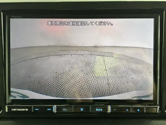 スズキ ジムニー シエラ JC 道央・札幌 2021(令3)年 0.8万km ジャングルグリーン ・パートタイム４WD（高低二段切替式）/・カロッツェリア８V型メモリーナビ/　CD/DVD/SD/BT/フルセグTV/・ステアリングスイッチ/・バックカメラ/・ドライブレコーダー前後/・ビルトインETC/・BATTLEZリフトアップセット(35~40mm)/・BATTLEZリヤラテラルロッド/・RAYS TEAM DAYTONA製１６インチAW/・オープンカントリーM/Tタイヤ（ホワイトレター）/・積込 社外１６インチAW＆冬タイヤ（225/70R16 残9分山）/・MBRO製LEDサンダーテールランプキット（シーケンシャル）/・SHOWA GARAGE製/　LEDフロントウィンカーランプ TYPE2 スモーク/　LEDサイドマーカー TYPE1 スモーク/インナーブラック/・純正革調シートカバー/・純正フロアマット/・デュアルカメラブレーキサポート/　衝突軽減ブレーキ/　レーンキープアシスト/　レーダークルーズコントロール/・横滑り防止装置/・ABS/・ダウンヒルアシストコントロール/・オートマチックハイビーム/・オートライト/・LEDヘッドライト/・フォグランプ/・ヘッドランプウォッシャー/・ドアミラーウィンカー/・D+N席シートヒーター/・プッシュスタート/・スマートキー/・スペアキー/・取/保