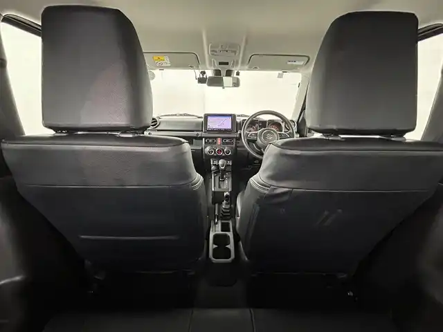 スズキ ジムニー シエラ JC 道央・札幌 2021(令3)年 0.8万km ジャングルグリーン ・パートタイム４WD（高低二段切替式）/・カロッツェリア８V型メモリーナビ/　CD/DVD/SD/BT/フルセグTV/・ステアリングスイッチ/・バックカメラ/・ドライブレコーダー前後/・ビルトインETC/・BATTLEZリフトアップセット(35~40mm)/・BATTLEZリヤラテラルロッド/・RAYS TEAM DAYTONA製１６インチAW/・オープンカントリーM/Tタイヤ（ホワイトレター）/・積込 社外１６インチAW＆冬タイヤ（225/70R16 残9分山）/・MBRO製LEDサンダーテールランプキット（シーケンシャル）/・SHOWA GARAGE製/　LEDフロントウィンカーランプ TYPE2 スモーク/　LEDサイドマーカー TYPE1 スモーク/インナーブラック/・純正革調シートカバー/・純正フロアマット/・デュアルカメラブレーキサポート/　衝突軽減ブレーキ/　レーンキープアシスト/　レーダークルーズコントロール/・横滑り防止装置/・ABS/・ダウンヒルアシストコントロール/・オートマチックハイビーム/・オートライト/・LEDヘッドライト/・フォグランプ/・ヘッドランプウォッシャー/・ドアミラーウィンカー/・D+N席シートヒーター/・プッシュスタート/・スマートキー/・スペアキー/・取/保