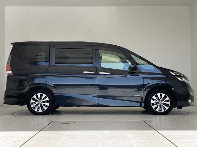 日産 セレナ ハイウェイスター 愛知県 2017(平29)年 7.4万km ダイヤモンドブラック プロパイロット/純正ナビ/フリップダウンモニター/両側パワースライドドア/レーダークルーズコントロール/バックカメラ/純正アルミホイール/衝突軽減システム/フルセグ/CD DVD/Bluetooth/ステアリングスイッチ/スマートキー/プッシュスタート