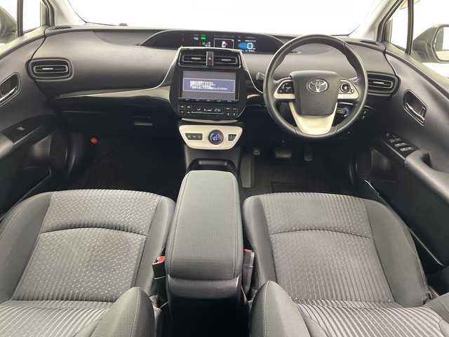 トヨタ プリウス Sセーフティプラス 愛知県 2016(平28)年 4.8万km スティールブロンドM 純正ナビ/・Bluetooth/・フルセグ/・DVD/CD/バックカメラ/追従クルコン/ビルドインETC2.0/衝突軽減/コーナーセンサー/レーンキープ/オートハイビーム/オートライト/LEDヘッドライト