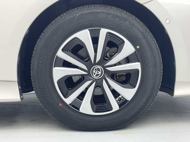 トヨタ プリウス Sセーフティプラス 愛知県 2016(平28)年 4.8万km スティールブロンドM 純正ナビ/・Bluetooth/・フルセグ/・DVD/CD/バックカメラ/追従クルコン/ビルドインETC2.0/衝突軽減/コーナーセンサー/レーンキープ/オートハイビーム/オートライト/LEDヘッドライト