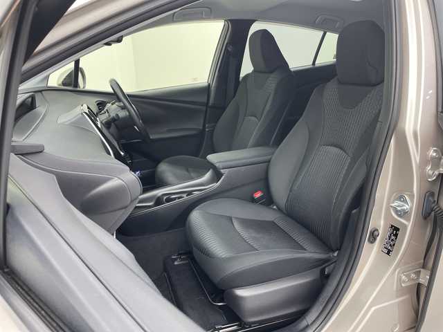 トヨタ プリウス Sセーフティプラス 愛知県 2016(平28)年 4.8万km スティールブロンドM 純正ナビ/・Bluetooth/・フルセグ/・DVD/CD/バックカメラ/追従クルコン/ビルドインETC2.0/衝突軽減/コーナーセンサー/レーンキープ/オートハイビーム/オートライト/LEDヘッドライト