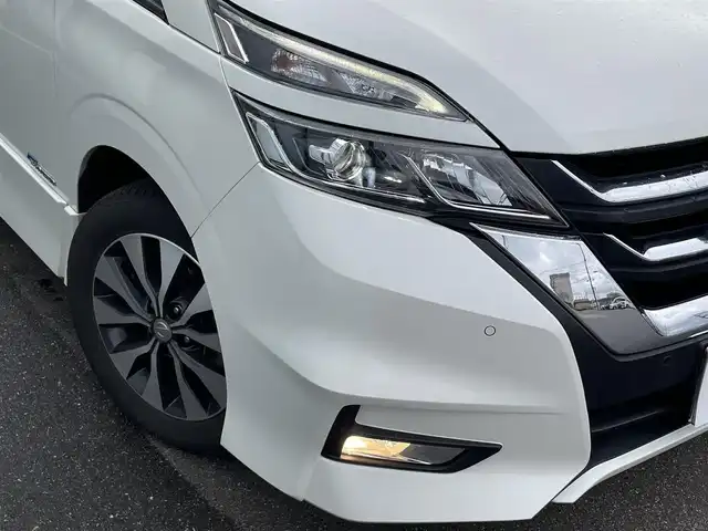 日産 セレナ ハイウェイスター Vセレクション 石川県 2017(平29)年 8.8万km ブリリアントホワイトパール ナビ/　CD/DVD/Bluetooth/フルセグ /アラウンドビューモニター/フリップダウンモニター/両側パワースライドドア /プロパイロット/LEDヘッドライト/フォグライト/ドライブレコーダー