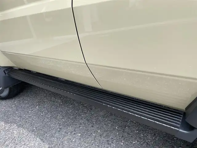 トヨタ ランドクルーザー AX 福島県 2024(令6)年 0.9万km ベージュ 社外ディスプレイオーディオ/BT.USB.CarPlay.Androidauto/黒合皮ハーフレザーシート/トヨタセーフティセンス/ドライブレコーダー/ETC/マッドガード/牽引フック/LEDオートライト/フォグランプ/ダウンヒルアシスト/フロントフォグランプ/純正アルミホイール