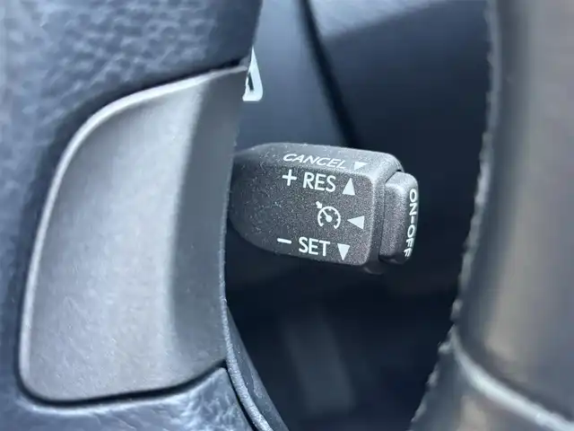 レクサス ＬＳ 460 東京都 2006(平18)年 9.9万km シルバー VDIM（VSC/TRC/ABS/アクティブステアリング統合制御）/ドア/トランクイージークローザー/HIDヘッドランプ/インテリジェントAFS/メッキドアモール/マフラーカッター一体型リアバンパー/オプティトロンメーター（自発光式アナログメーター）/TFTマルチインフォメーションディスプレイ/革巻きステアリングホイール/SRSエアバック （運転席/助手席/ニー/カーテン/前席サイド）/プラズマクラスター付運転席/助手席独立温度調整オートエアコン/パワーシート（運転席/助手席）ポジションメモリー（運転席）/アームレスト（後席中央）/ファブリックシート/電動サンシェード（リアウィンドウ）/G-Link/Gセキュリティ/イモビライザー/スマートエントリー/スタートシステム/HDDナビ/プレミアムサウンド（アナログTV/CD/MD/10スピーカー）/バックガイドモニター/ETC/ドライブレコーダー