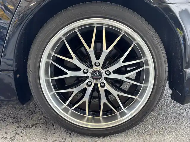 レクサス ＬＳ 460 東京都 2006(平18)年 9.9万km シルバー VDIM（VSC/TRC/ABS/アクティブステアリング統合制御）/ドア/トランクイージークローザー/HIDヘッドランプ/インテリジェントAFS/メッキドアモール/マフラーカッター一体型リアバンパー/オプティトロンメーター（自発光式アナログメーター）/TFTマルチインフォメーションディスプレイ/革巻きステアリングホイール/SRSエアバック （運転席/助手席/ニー/カーテン/前席サイド）/プラズマクラスター付運転席/助手席独立温度調整オートエアコン/パワーシート（運転席/助手席）ポジションメモリー（運転席）/アームレスト（後席中央）/ファブリックシート/電動サンシェード（リアウィンドウ）/G-Link/Gセキュリティ/イモビライザー/スマートエントリー/スタートシステム/HDDナビ/プレミアムサウンド（アナログTV/CD/MD/10スピーカー）/バックガイドモニター/ETC/ドライブレコーダー