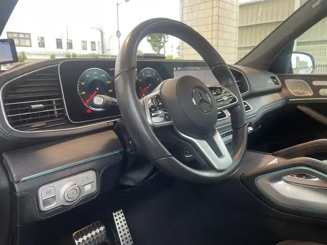 メルセデス・ベンツ ＧＬＳ５８０ 4マチックスポーツ 兵庫県 2020(令2)年 0.7万km オブシディアンブラック /法人ワンオーナー//R3-6年ディーラー記録簿/・AMGライン//Mercedes-Benzロゴ付ブレーキキャリパー//AMG21インチ5スポークAW//AMGスタイリングパッケージ//リラクゼーション機能（前席）/・Off-Roadエンジニアリングパッケージ//DYNAMIC SELECT Off-Roadモード///パノラミックスライディングルーフ//MBUX純正ナビゲーション(12.3インチ)//地デジ/BT/USB//Buemesterサウンド//ワイヤレスチャージング//360度カメラ//アンビエントライト（64色）//前席シートヒーター/ベンチレーター//2、3列目シートヒーター//ルーフレール//全ドアイージークローザー//ビルトインETC//エアバランスパッケージ（パフュームアトマイザー）//パークトロニック//ドライブレコーダーFR//パワーバックドア（フットトランクオープナー機能）/【レーダーセーフティパッケージ】//アクティブディスタンスアシスト・ディストロニック//アクティブブレーキアシスト//PRE-SAFE//アクティブブラインドスポットアシスト//アクティブレーンキーピングアシスト//ブラインドスポットアシスト//レーンチェンジアシスト//アクティブステアリングアシスト