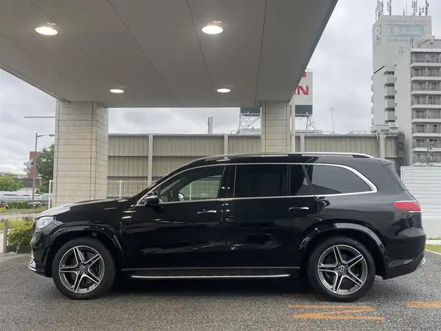 メルセデス・ベンツ ＧＬＳ５８０ 4マチックスポーツ 兵庫県 2020(令2)年 0.7万km オブシディアンブラック /法人ワンオーナー//R3-6年ディーラー記録簿/・AMGライン//Mercedes-Benzロゴ付ブレーキキャリパー//AMG21インチ5スポークAW//AMGスタイリングパッケージ//リラクゼーション機能（前席）/・Off-Roadエンジニアリングパッケージ//DYNAMIC SELECT Off-Roadモード///パノラミックスライディングルーフ//MBUX純正ナビゲーション(12.3インチ)//地デジ/BT/USB//Buemesterサウンド//ワイヤレスチャージング//360度カメラ//アンビエントライト（64色）//前席シートヒーター/ベンチレーター//2、3列目シートヒーター//ルーフレール//全ドアイージークローザー//ビルトインETC//エアバランスパッケージ（パフュームアトマイザー）//パークトロニック//ドライブレコーダーFR//パワーバックドア（フットトランクオープナー機能）/【レーダーセーフティパッケージ】//アクティブディスタンスアシスト・ディストロニック//アクティブブレーキアシスト//PRE-SAFE//アクティブブラインドスポットアシスト//アクティブレーンキーピングアシスト//ブラインドスポットアシスト//レーンチェンジアシスト//アクティブステアリングアシスト