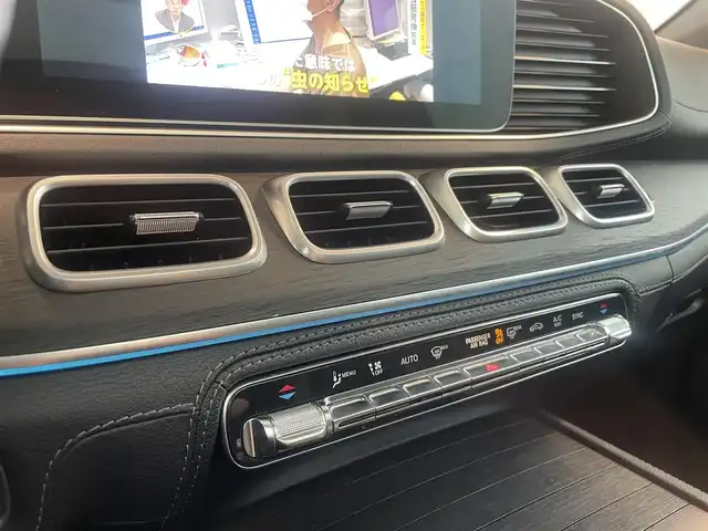 メルセデス・ベンツ ＧＬＳ５８０ 4マチックスポーツ 兵庫県 2020(令2)年 0.7万km オブシディアンブラック /法人ワンオーナー//R3-6年ディーラー記録簿/・AMGライン//Mercedes-Benzロゴ付ブレーキキャリパー//AMG21インチ5スポークAW//AMGスタイリングパッケージ//リラクゼーション機能（前席）/・Off-Roadエンジニアリングパッケージ//DYNAMIC SELECT Off-Roadモード///パノラミックスライディングルーフ//MBUX純正ナビゲーション(12.3インチ)//地デジ/BT/USB//Buemesterサウンド//ワイヤレスチャージング//360度カメラ//アンビエントライト（64色）//前席シートヒーター/ベンチレーター//2、3列目シートヒーター//ルーフレール//全ドアイージークローザー//ビルトインETC//エアバランスパッケージ（パフュームアトマイザー）//パークトロニック//ドライブレコーダーFR//パワーバックドア（フットトランクオープナー機能）/【レーダーセーフティパッケージ】//アクティブディスタンスアシスト・ディストロニック//アクティブブレーキアシスト//PRE-SAFE//アクティブブラインドスポットアシスト//アクティブレーンキーピングアシスト//ブラインドスポットアシスト//レーンチェンジアシスト//アクティブステアリングアシスト