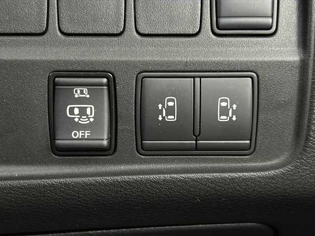日産 セレナ e－パワー ハイウェイスター V 宮城県 2021(令3)年 4.8万km ブリリアントホワイトパール 【セーフティーパックA】/・エマージェンシーブレーキ/・プロパイロット/・車線逸脱警報/・後側方車両検知警報/・コーナーセンサー（前後）/・道路標識表示/・ふらつき警報/純正10型SDナビ（MM520D-L）/地図SDなし動作未確認/・フルセグTV/・BT.CD/DVD/アラウンドビューモニター/インテリジェントルームミラー/両側パワースライド/ハンズフリー機能あり/ビルトインETC/LEDヘッドライト/LEDフォグ/純正AW/純正ドライブレコーダー/純正フロアマット/プッシュスタート/スマートキー