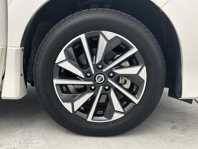 日産 セレナ e－パワー ハイウェイスター V 宮城県 2021(令3)年 4.8万km ブリリアントホワイトパール 【セーフティーパックA】/・エマージェンシーブレーキ/・プロパイロット/・車線逸脱警報/・後側方車両検知警報/・コーナーセンサー（前後）/・道路標識表示/・ふらつき警報/純正10型SDナビ（MM520D-L）/地図SDなし動作未確認/・フルセグTV/・BT.CD/DVD/アラウンドビューモニター/インテリジェントルームミラー/両側パワースライド/ハンズフリー機能あり/ビルトインETC/LEDヘッドライト/LEDフォグ/純正AW/純正ドライブレコーダー/純正フロアマット/プッシュスタート/スマートキー
