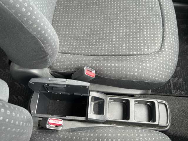 トヨタ ラクティス G 岐阜県 2008(平20)年 4.7万km シルバーマイカM ワンオーナー/純正オーディオ/AM/FM/CD/AUX/純正フロアマット/ドアバイザー
