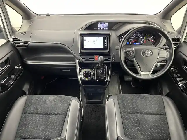 トヨタ ヴォクシー ZS 煌Ⅲ 埼玉県 2020(令2)年 4万km ホワイトパールクリスタルシャイン 社外ナビ　バックカメラ　ビルトインＥＴＣ２．０　前後ドライブレコーダー　セーフティセンス　クルーズコントロール　ＨＤＭＩ　純正アルミホイール　オートハイビーム　ＬＥＤヘッドライト　地デジフルセグ
