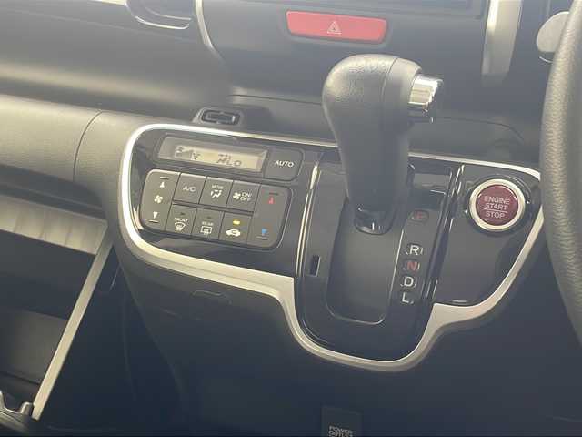 ホンダ Ｎ ＢＯＸ カスタム G Lパッケージ 沖縄県 2015(平27)年 7.1万km プレミアムベルベットパープル・パール パナソニックナビ(CNーR300D)/フルセグTV/Ｂｌｕｅｔｏｏｔｈ/バックカメラ/プッシュスタート　/スマートキー　/スペアキー　/片側パワースライドドア　/アイドリングストップ　/純正アルミホイール