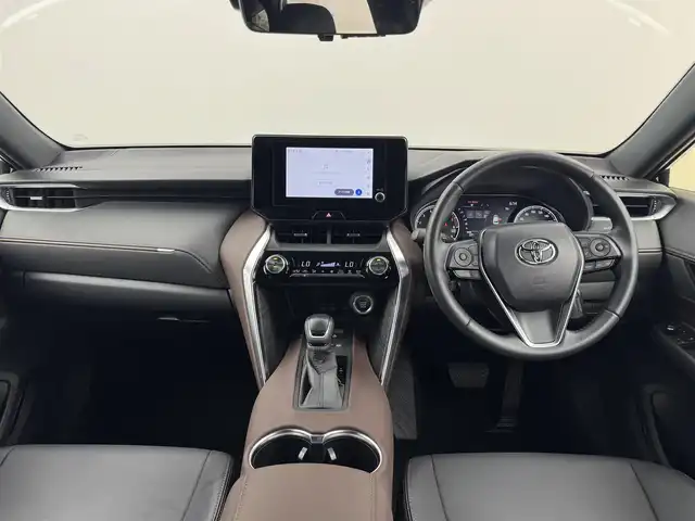 トヨタ ハリアー G 愛知県 2023(令5)年 1.1万km ブラック トヨタセーフティセンス/　　・プリクラッシュセーフティ/　　・レーンディバーチャーアラート/　　・レーントレーシングアシスト/　　・レーダークルーズコントロール/　　・オートマチックハイビーム/　　・ロードサインアシスト/デジタルインナーミラー/ドライブレコーダー/純正8インチディスプレイオーディオ/　　・BT/フルセグ/バックカメラ/ビルトインETC2.0/ハーフレザーシート/パワーシート（D席）/パワーバックドア/純正LEDヘッドライト/フォグランプ/純正18インチアルミホイール/取扱説明書/スペアキー