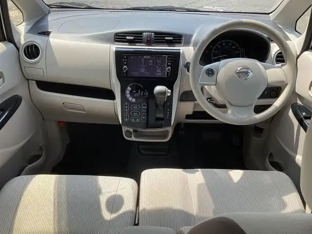 日産 デイズ X 千葉県 2019(平31)年 0.5万km スターリングシルバーM ワンオーナー/SDナビ　TV/DVD/CD/BT/　MM318D-W/全方位モニター/スマートキースペアキー/プッシュスタート/コーナーセンサー前後/ドライブレコーダー/取扱説明書/保証書