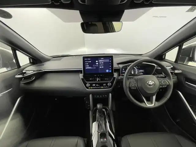 トヨタ カローラ クロス ハイブリッド Z 群馬県 2024(令6)年 1万km アティチュードブラックマイカ ・純正１０．５インチディスプレイオーディオ/・フルセグTV/・Bluetooth/・全方位カメラ/・衝突軽減/・レーダークルーズコントロール/・パーキングアシスト/・BSM/・オートハイビーム/・シートヒーター/・ハンドルヒーター/・パワーバックドア/・D席パワーシート/・ビルトインETC2.0 /・LEDヘッドライト/・LEDフォグランプ/・前後コーナーセンサー/・純正アルミホイール/・禁煙車