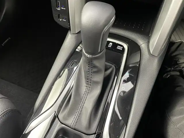 トヨタ カローラ クロス ハイブリッド Z 群馬県 2024(令6)年 1万km アティチュードブラックマイカ ・純正１０．５インチディスプレイオーディオ/・フルセグTV/・Bluetooth/・全方位カメラ/・衝突軽減/・レーダークルーズコントロール/・パーキングアシスト/・BSM/・オートハイビーム/・シートヒーター/・ハンドルヒーター/・パワーバックドア/・D席パワーシート/・ビルトインETC2.0 /・LEDヘッドライト/・LEDフォグランプ/・前後コーナーセンサー/・純正アルミホイール/・禁煙車