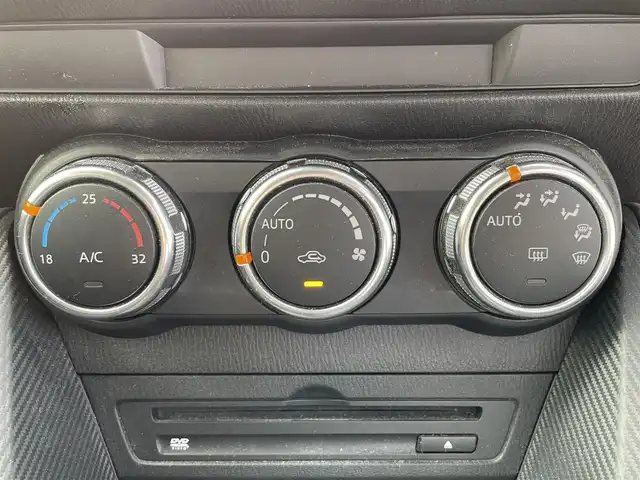 マツダ デミオ XD ツーリング 新潟県 2015(平27)年 12.7万km スノーフレイクホワイトパールマイカ 4WD/衝突軽減/純正ナビ/(AM/FM/CD/DVD/BT/フルセグ)/ETC/クルーズコントロール/アイドリングストップ/HUD/BSM/革巻きステアリング/ステアリングスイッチ/パドルシフト/MTモード付きAT/AUTOライト/LEDヘッドライト/フォグランプ/プッシュスタート/スマートキー