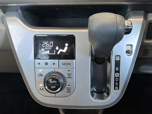 ダイハツ キャスト スタイル G SAⅡ 静岡県 2016(平28)年 5.3万km ブラックマイカ 純正ナビ/・CD/DVD/SD/ipod/USB/AUX/Bluetooth/・ラジオ/フルセグTV/主要装備/・バックカメラ　/・純正フロアマット　/・純正アルミホイール　/・ＬＥＤヘッドライト　/・オートライト　/・盗難防止装置　/・プッシュスタート　/・スマートキー　/・アイドリングストップ　/・ステアリングリモコン　/・フォグランプ/・ベンチシート/・オートエアコン