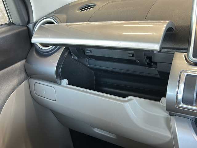 ダイハツ キャスト スタイル G SAⅡ 静岡県 2016(平28)年 5.3万km ブラックマイカ 純正ナビ/・CD/DVD/SD/ipod/USB/AUX/Bluetooth/・ラジオ/フルセグTV/主要装備/・バックカメラ　/・純正フロアマット　/・純正アルミホイール　/・ＬＥＤヘッドライト　/・オートライト　/・盗難防止装置　/・プッシュスタート　/・スマートキー　/・アイドリングストップ　/・ステアリングリモコン　/・フォグランプ/・ベンチシート/・オートエアコン