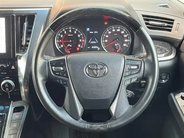 トヨタ アルファード S タイプゴールド 大阪府 2021(令3)年 2.2万km ホワイトパールクリスタルシャイン ワンオーナー/OP：T-Connectナビキッド/OP：CD・DVDデッキ/OP：TV＋AppleCarPlay＋AndroidAuto/前後ドライブレコーダー【TZ-D305W】/純正9インチディスプレイオーディオ/　フルセグTV/FM/AM/Bluetooth/ToyotaSafetySense/　・プリクラッシュセーフティ/　・レーントレーシングアシスト/　・レーダークルーズコントロール/　・ロードサインアシスト/　・アダプティブハイビームシステム/パワーバックドア/ハーフレザーシート/純正18インチアルミホイール/3眼LEDヘッドライト/LEDシーケンシャルターンランプ（フロント・リア）/後席用アクセサリーコンセント（AC100V・100W）/スペアキー1本