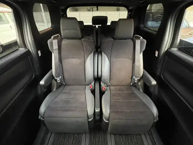 トヨタ アルファード S タイプゴールド 大阪府 2021(令3)年 2.2万km ホワイトパールクリスタルシャイン ワンオーナー/OP：T-Connectナビキッド/OP：CD・DVDデッキ/OP：TV＋AppleCarPlay＋AndroidAuto/前後ドライブレコーダー【TZ-D305W】/純正9インチディスプレイオーディオ/　フルセグTV/FM/AM/Bluetooth/ToyotaSafetySense/　・プリクラッシュセーフティ/　・レーントレーシングアシスト/　・レーダークルーズコントロール/　・ロードサインアシスト/　・アダプティブハイビームシステム/パワーバックドア/ハーフレザーシート/純正18インチアルミホイール/3眼LEDヘッドライト/LEDシーケンシャルターンランプ（フロント・リア）/後席用アクセサリーコンセント（AC100V・100W）/スペアキー1本