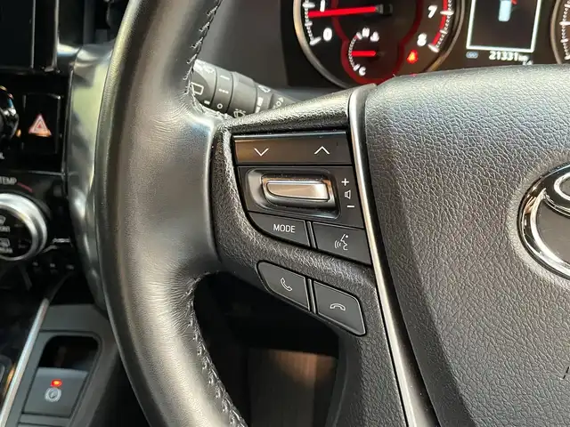 トヨタ アルファード S タイプゴールド 大阪府 2021(令3)年 2.2万km ホワイトパールクリスタルシャイン ワンオーナー/OP：T-Connectナビキッド/OP：CD・DVDデッキ/OP：TV＋AppleCarPlay＋AndroidAuto/前後ドライブレコーダー【TZ-D305W】/純正9インチディスプレイオーディオ/　フルセグTV/FM/AM/Bluetooth/ToyotaSafetySense/　・プリクラッシュセーフティ/　・レーントレーシングアシスト/　・レーダークルーズコントロール/　・ロードサインアシスト/　・アダプティブハイビームシステム/パワーバックドア/ハーフレザーシート/純正18インチアルミホイール/3眼LEDヘッドライト/LEDシーケンシャルターンランプ（フロント・リア）/後席用アクセサリーコンセント（AC100V・100W）/スペアキー1本