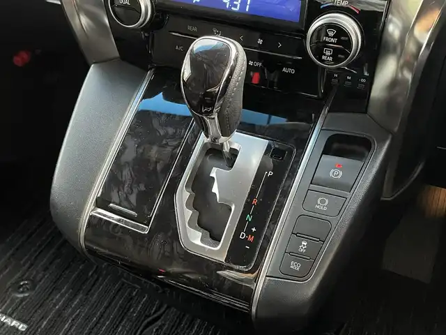 トヨタ アルファード S タイプゴールド 大阪府 2021(令3)年 2.2万km ホワイトパールクリスタルシャイン ワンオーナー/OP：T-Connectナビキッド/OP：CD・DVDデッキ/OP：TV＋AppleCarPlay＋AndroidAuto/前後ドライブレコーダー【TZ-D305W】/純正9インチディスプレイオーディオ/　フルセグTV/FM/AM/Bluetooth/ToyotaSafetySense/　・プリクラッシュセーフティ/　・レーントレーシングアシスト/　・レーダークルーズコントロール/　・ロードサインアシスト/　・アダプティブハイビームシステム/パワーバックドア/ハーフレザーシート/純正18インチアルミホイール/3眼LEDヘッドライト/LEDシーケンシャルターンランプ（フロント・リア）/後席用アクセサリーコンセント（AC100V・100W）/スペアキー1本