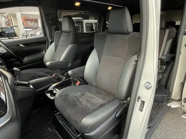 トヨタ アルファード S タイプゴールド 大阪府 2021(令3)年 2.2万km ホワイトパールクリスタルシャイン ワンオーナー/OP：T-Connectナビキッド/OP：CD・DVDデッキ/OP：TV＋AppleCarPlay＋AndroidAuto/前後ドライブレコーダー【TZ-D305W】/純正9インチディスプレイオーディオ/　フルセグTV/FM/AM/Bluetooth/ToyotaSafetySense/　・プリクラッシュセーフティ/　・レーントレーシングアシスト/　・レーダークルーズコントロール/　・ロードサインアシスト/　・アダプティブハイビームシステム/パワーバックドア/ハーフレザーシート/純正18インチアルミホイール/3眼LEDヘッドライト/LEDシーケンシャルターンランプ（フロント・リア）/後席用アクセサリーコンセント（AC100V・100W）/スペアキー1本