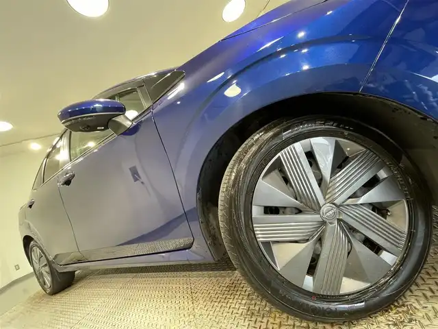 日産 ノート X 愛知県 2021(令3)年 2.2万km オーロラフレアブルーパール 純正９インチナビ　/（FM/AM/Bluetooth/USB/HDMI/AppleCarPlay/AndroidAuto/フルセグTV)/アラウンドビューモニター　/衝突軽減ブレーキ　/プロパイロット　/ブラインドスポットモニター　/ワイヤレス充電　/デジタルインナーミラー　/ビルトインＥＴＣ２．０　/ＳＯＳコール　/踏み間違い衝突防止/車線逸脱警報/標識検知機能/クリアランスソナー/ドライブレコーダー　/USB入力端子/オートライト/純正フロアマット/電動パーキングブレーキ