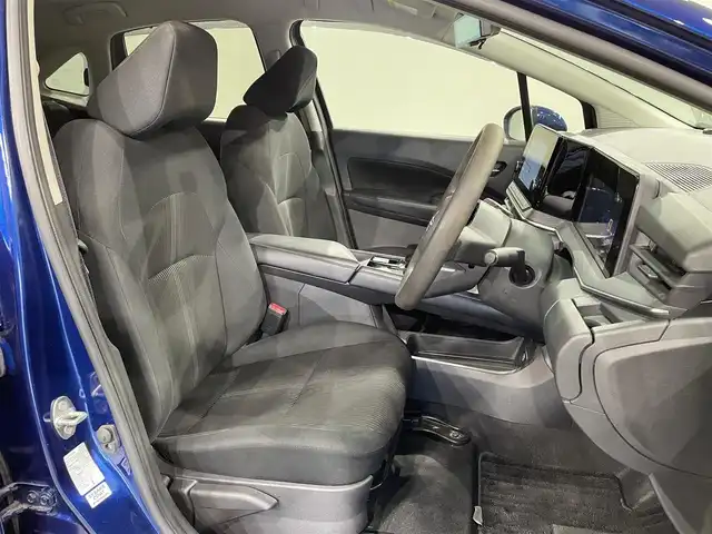 日産 ノート X 愛知県 2021(令3)年 2.2万km オーロラフレアブルーパール 純正９インチナビ　/（FM/AM/Bluetooth/USB/HDMI/AppleCarPlay/AndroidAuto/フルセグTV)/アラウンドビューモニター　/衝突軽減ブレーキ　/プロパイロット　/ブラインドスポットモニター　/ワイヤレス充電　/デジタルインナーミラー　/ビルトインＥＴＣ２．０　/ＳＯＳコール　/踏み間違い衝突防止/車線逸脱警報/標識検知機能/クリアランスソナー/ドライブレコーダー　/USB入力端子/オートライト/純正フロアマット/電動パーキングブレーキ