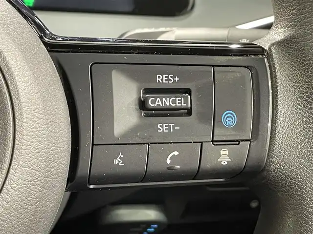 日産 ノート X 愛知県 2021(令3)年 2.2万km オーロラフレアブルーパール 純正９インチナビ　/（FM/AM/Bluetooth/USB/HDMI/AppleCarPlay/AndroidAuto/フルセグTV)/アラウンドビューモニター　/衝突軽減ブレーキ　/プロパイロット　/ブラインドスポットモニター　/ワイヤレス充電　/デジタルインナーミラー　/ビルトインＥＴＣ２．０　/ＳＯＳコール　/踏み間違い衝突防止/車線逸脱警報/標識検知機能/クリアランスソナー/ドライブレコーダー　/USB入力端子/オートライト/純正フロアマット/電動パーキングブレーキ