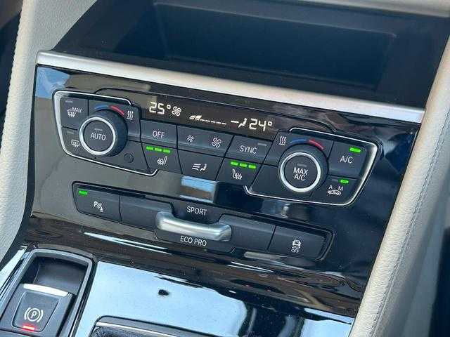 ＢＭＷ ２１８ｄ アクティブツアラー ラグジュアリー 埼玉県 2018(平30)年 3.1万km プラチナシルバー ワンオーナー　/白革シート　/純正ナビ　/アンビエントライト　/コンフォートアクセス　/パワーシート　/シートヒーター　/パワーバックドア　/バックカメラ　/前後ドライブレコーダー　/純正１６インチアルミホイール