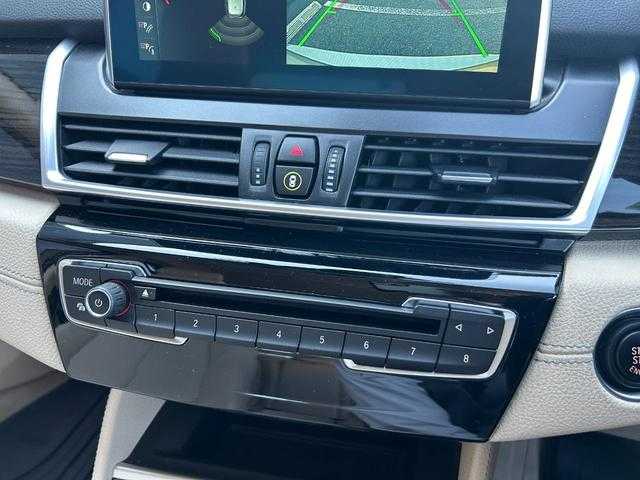 ＢＭＷ ２１８ｄ アクティブツアラー ラグジュアリー 埼玉県 2018(平30)年 3.1万km プラチナシルバー ワンオーナー　/白革シート　/純正ナビ　/アンビエントライト　/コンフォートアクセス　/パワーシート　/シートヒーター　/パワーバックドア　/バックカメラ　/前後ドライブレコーダー　/純正１６インチアルミホイール