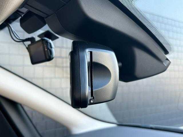 ＢＭＷ ２１８ｄ アクティブツアラー ラグジュアリー 埼玉県 2018(平30)年 3.1万km プラチナシルバー ワンオーナー　/白革シート　/純正ナビ　/アンビエントライト　/コンフォートアクセス　/パワーシート　/シートヒーター　/パワーバックドア　/バックカメラ　/前後ドライブレコーダー　/純正１６インチアルミホイール