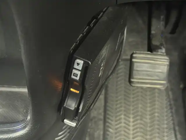 ホンダ Ｎ ＢＯＸ カスタム SSパッケージ 愛知県 2015(平27)年 6.4万km スマートブラック SDナビ/・地デジTV/・CD/DVD/・AM/FM/・Bluetooth/・AUX/両側パワースライドドア/前方ドライブレコーダー/純正フロアマット/純正14インチアルミホイール/横滑り防止装置/オートライト/ETC/スマートキー