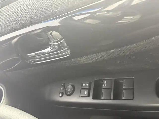 ホンダ Ｎ ＢＯＸ カスタム SSパッケージ 愛知県 2015(平27)年 6.4万km スマートブラック SDナビ/・地デジTV/・CD/DVD/・AM/FM/・Bluetooth/・AUX/両側パワースライドドア/前方ドライブレコーダー/純正フロアマット/純正14インチアルミホイール/横滑り防止装置/オートライト/ETC/スマートキー