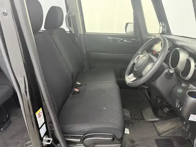 ホンダ Ｎ ＢＯＸ カスタム SSパッケージ 愛知県 2015(平27)年 6.4万km スマートブラック SDナビ/・地デジTV/・CD/DVD/・AM/FM/・Bluetooth/・AUX/両側パワースライドドア/前方ドライブレコーダー/純正フロアマット/純正14インチアルミホイール/横滑り防止装置/オートライト/ETC/スマートキー