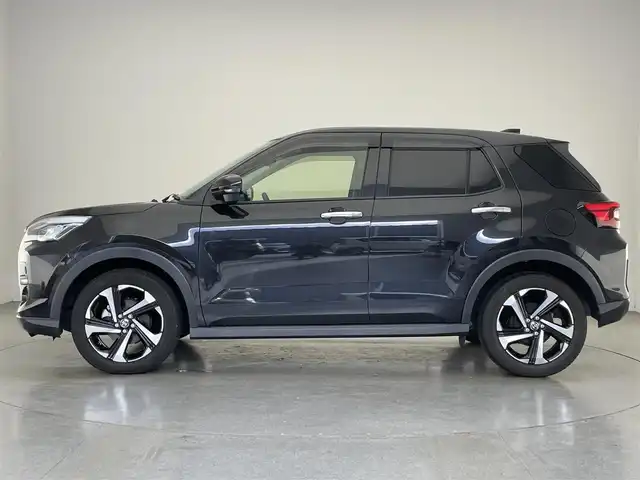 トヨタ ライズ Z 愛知県 2023(令5)年 2.2万km ブラックマイカメタリック 純正９型ＤＡ　バックカメラ　シートヒーター　ＨＤＭＩ　ＢＳＭ　フルセグＴＶ　カープレイ　前後ドラレコ　ＥＴＣ　スマアシ　衝突軽減　追従クルコン　コーナーセンサー　ＬＥＤオートライト　純正マット　ドアバイザー　禁煙車