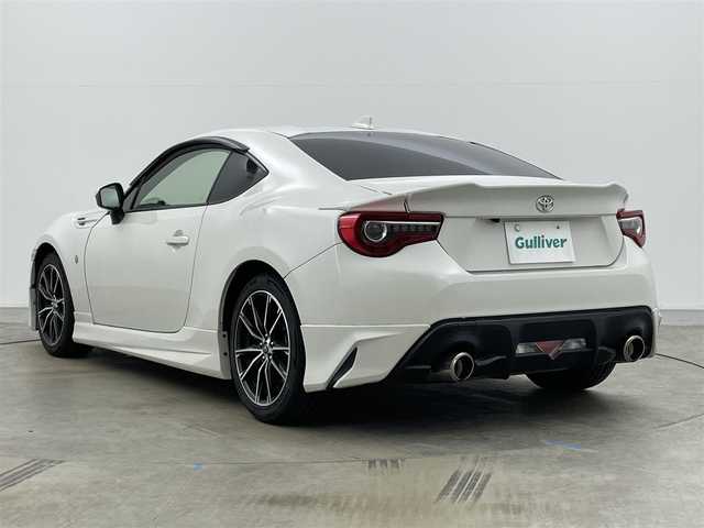 トヨタ ８６ GT 岡山県 2017(平29)年 6.5万km クリスタルホワイトパール モデリスタエアロ/純正ナビ/・FM/AM/Bluetooth/フルセグ/CD/DVD/バックカメラ/クルーズコントロール/LEDヘッドライト/・オートライト/・フォグライト/パドルシフト/プッシュスタート/・スマートキー/オートライト/純正フロアマット/純正17インチアルミ