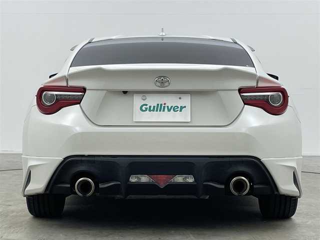 トヨタ ８６ GT 岡山県 2017(平29)年 6.5万km クリスタルホワイトパール モデリスタエアロ/純正ナビ/・FM/AM/Bluetooth/フルセグ/CD/DVD/バックカメラ/クルーズコントロール/LEDヘッドライト/・オートライト/・フォグライト/パドルシフト/プッシュスタート/・スマートキー/オートライト/純正フロアマット/純正17インチアルミ