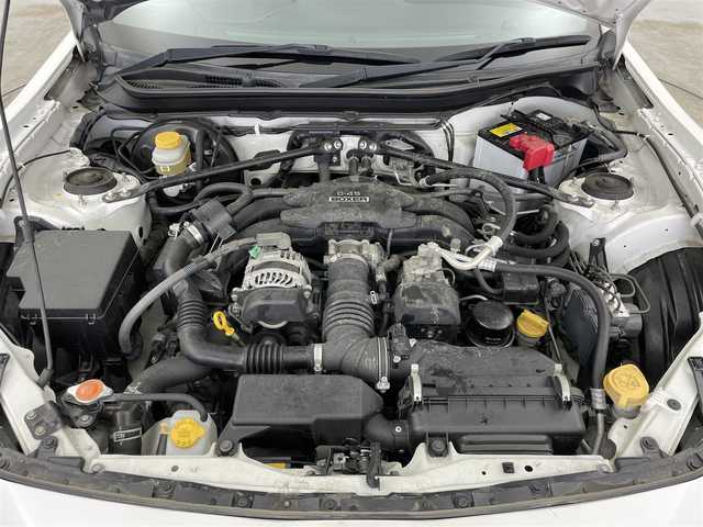 トヨタ ８６ GT 岡山県 2017(平29)年 6.5万km クリスタルホワイトパール モデリスタエアロ/純正ナビ/・FM/AM/Bluetooth/フルセグ/CD/DVD/バックカメラ/クルーズコントロール/LEDヘッドライト/・オートライト/・フォグライト/パドルシフト/プッシュスタート/・スマートキー/オートライト/純正フロアマット/純正17インチアルミ